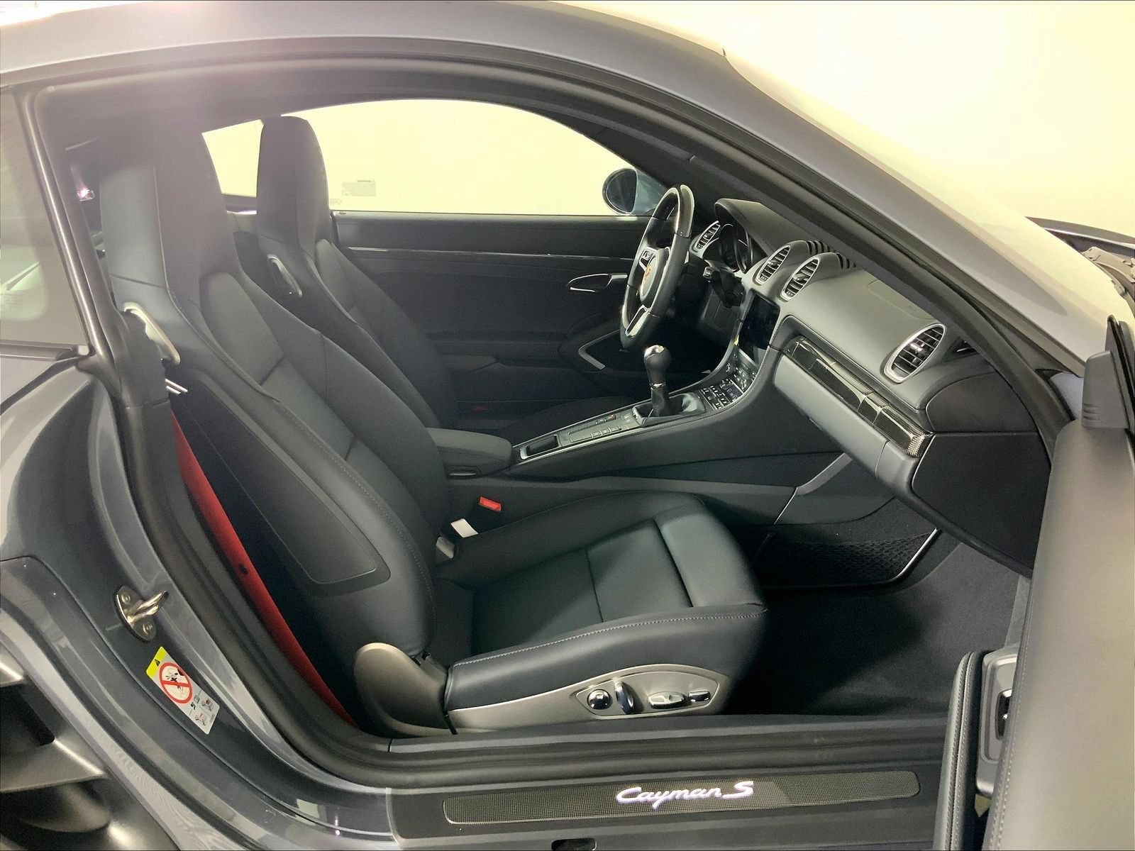 Used 2025 Porsche 718 Cayman S RWD image 17