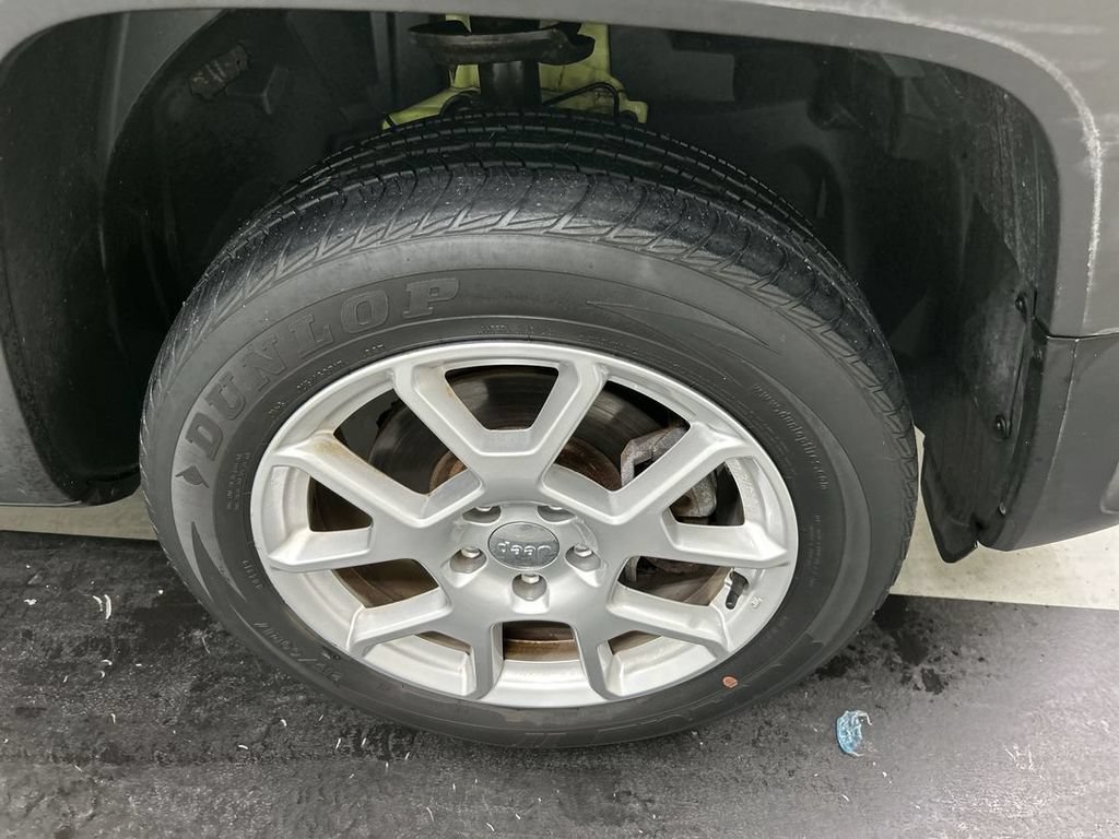 Used 2019 Jeep Renegade Sport w/ Sport Appearance Group AWD/4WD image 8
