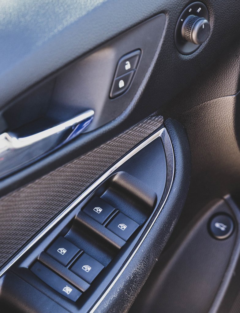 Used 2018 Chevrolet Cruze LT w/ Convenience Package image 16