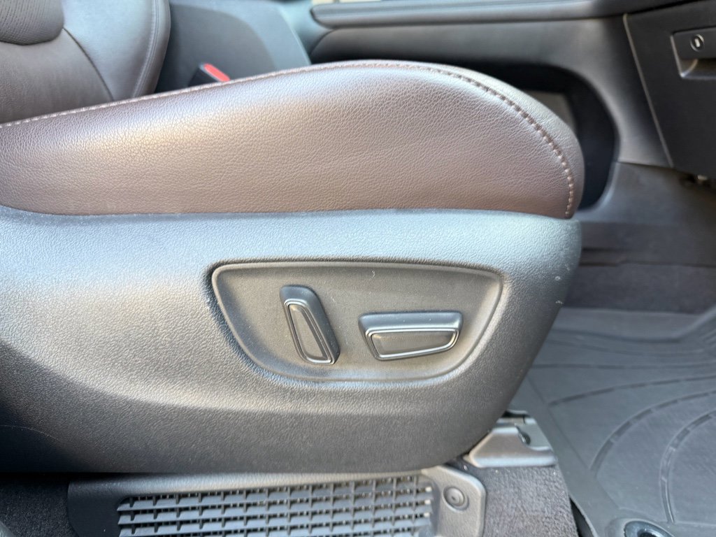 Used 2022 Toyota Sienna Platinum w/ Protection Package (TMS) image 27