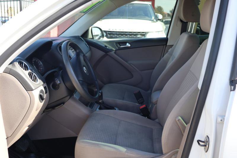 Used 2010 Volkswagen Tiguan 2WD image 12