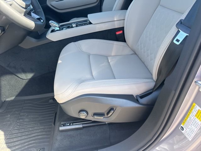 New 2026 Volvo XC90 B5 Plus image 15