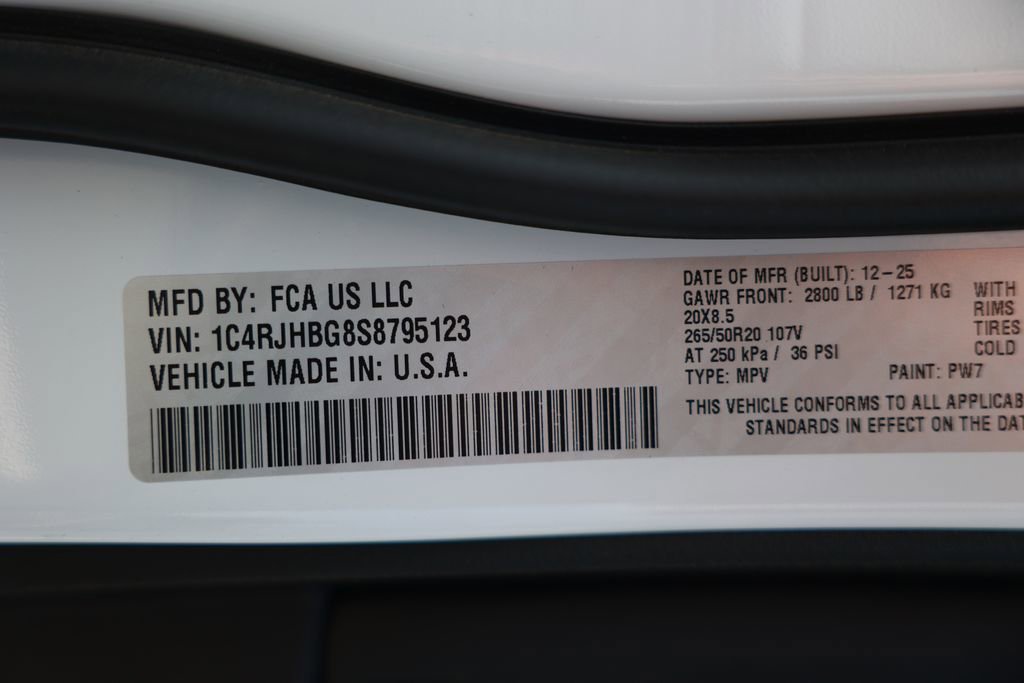 New 2025 Jeep Grand Cherokee Limited w/ Black Appearance Package image 36