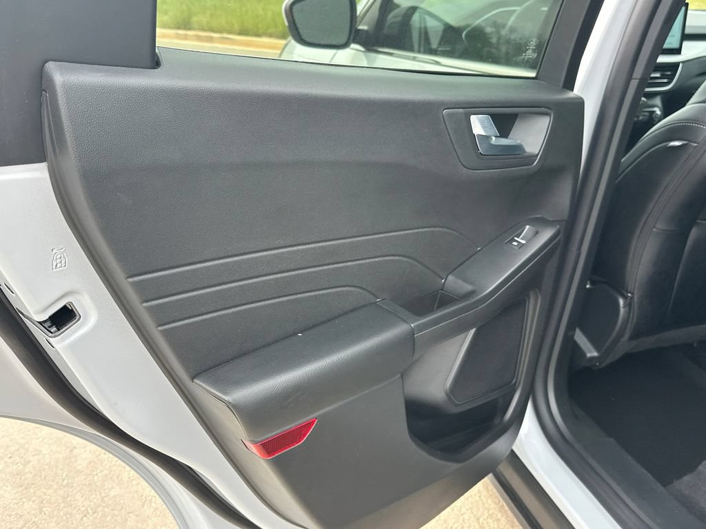 Used 2025 Ford Escape Platinum AWD/4WD image 21