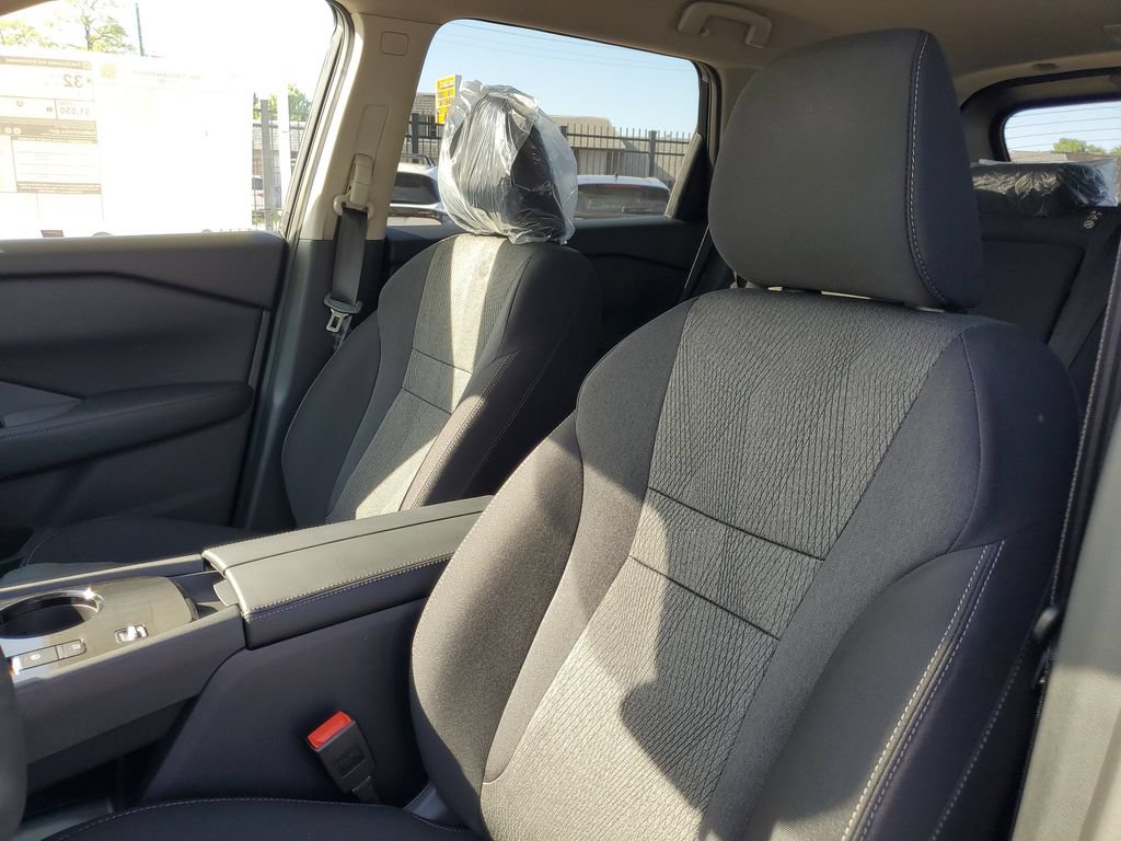 New 2026 Nissan Rogue SV w/ Cold Weather Package FWD image 15