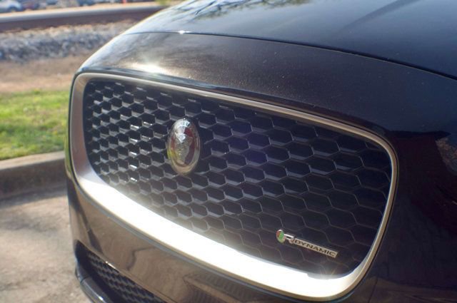 Used 2018 Jaguar E-PACE R-Dynamic S AWD/4WD image 14