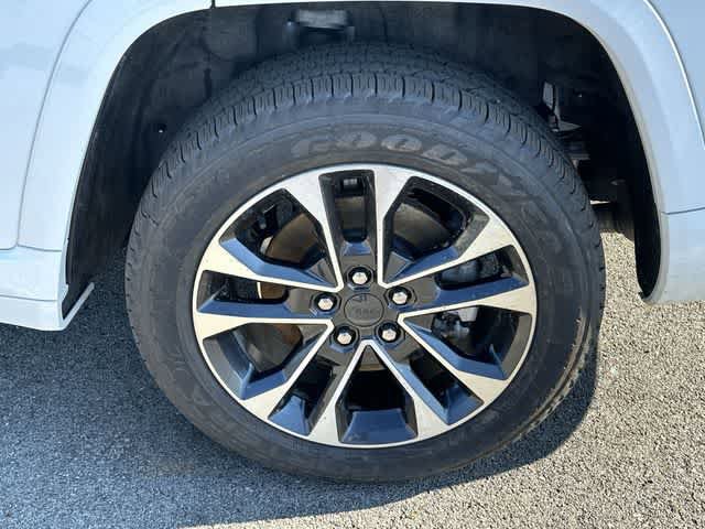Used 2021 Jeep Grand Cherokee L Overland w/ Luxury Tech Group IV AWD/4WD image 5