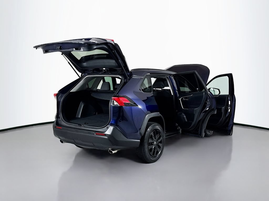 Used 2022 Toyota RAV4 XLE AWD/4WD image 22