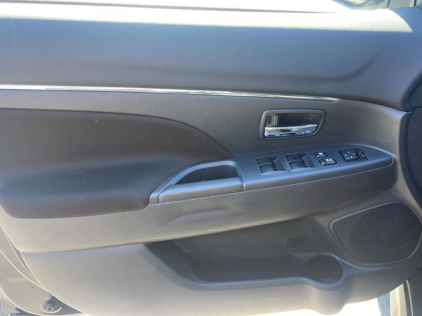 Used 2024 Mitsubishi Outlander Sport ES AWD/4WD image 11