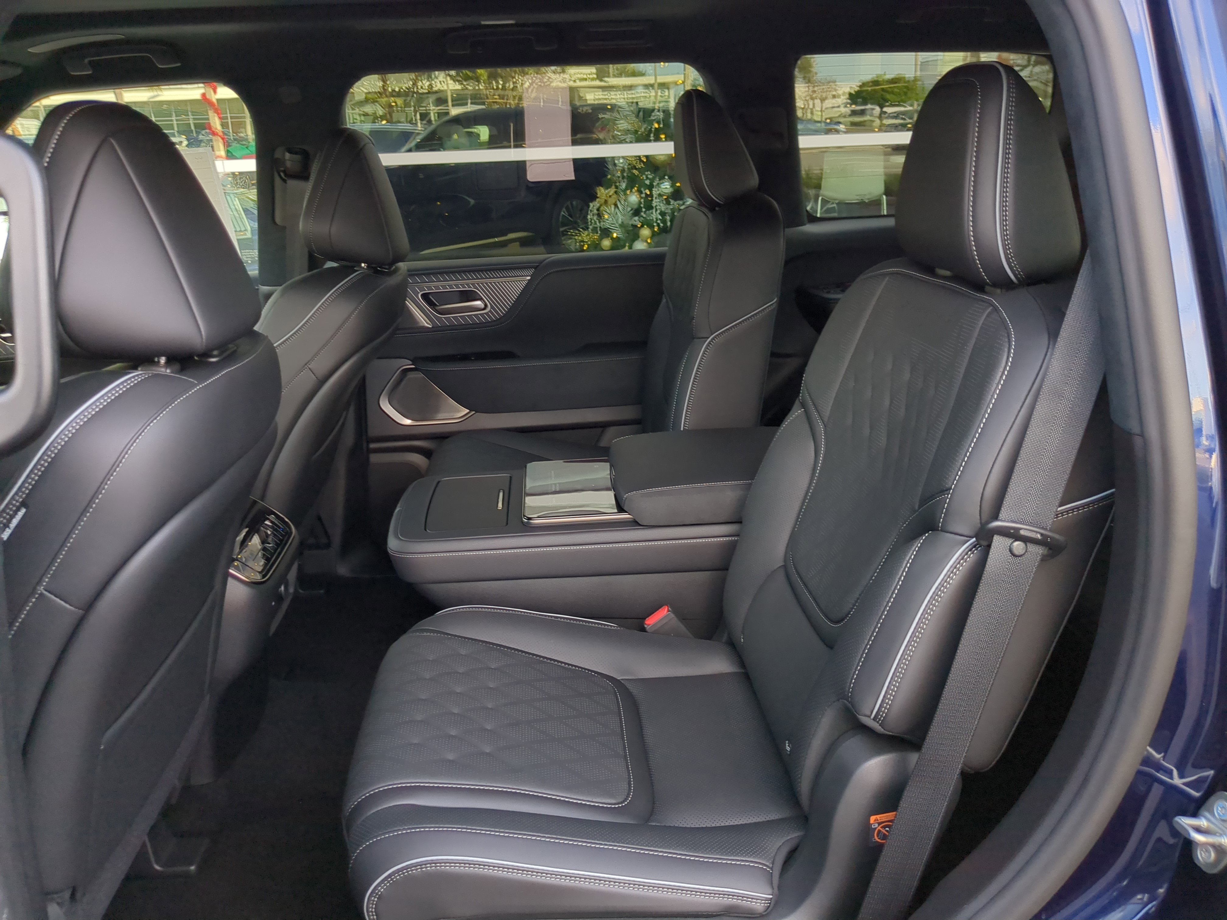 New 2026 INFINITI QX80 Autograph w/ Premium Cargo Package image 18