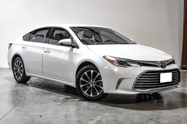 Used 2016 Toyota Avalon XLE FWD image 10