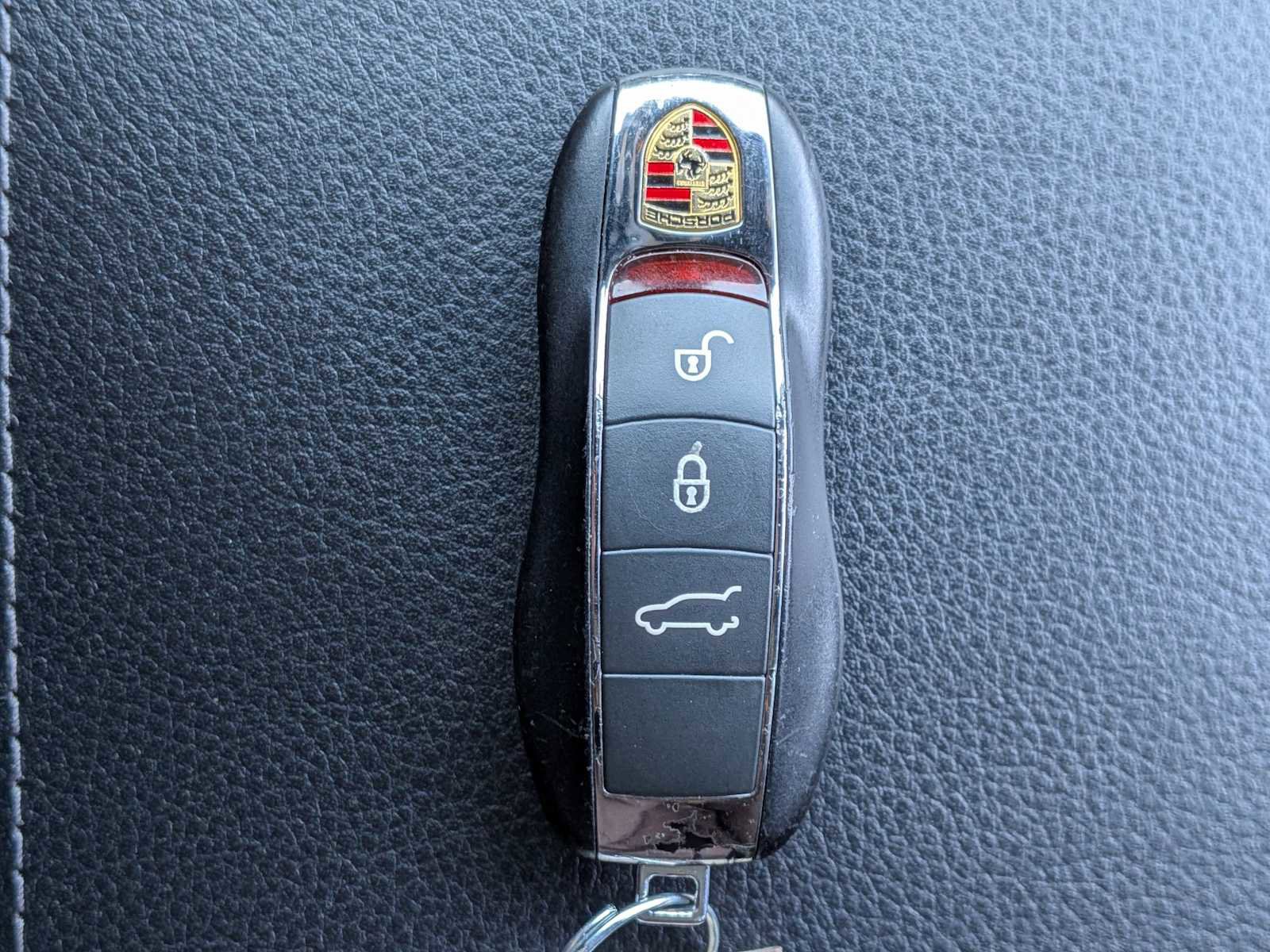 Used 2017 Porsche Cayenne Platinum Edition image 36