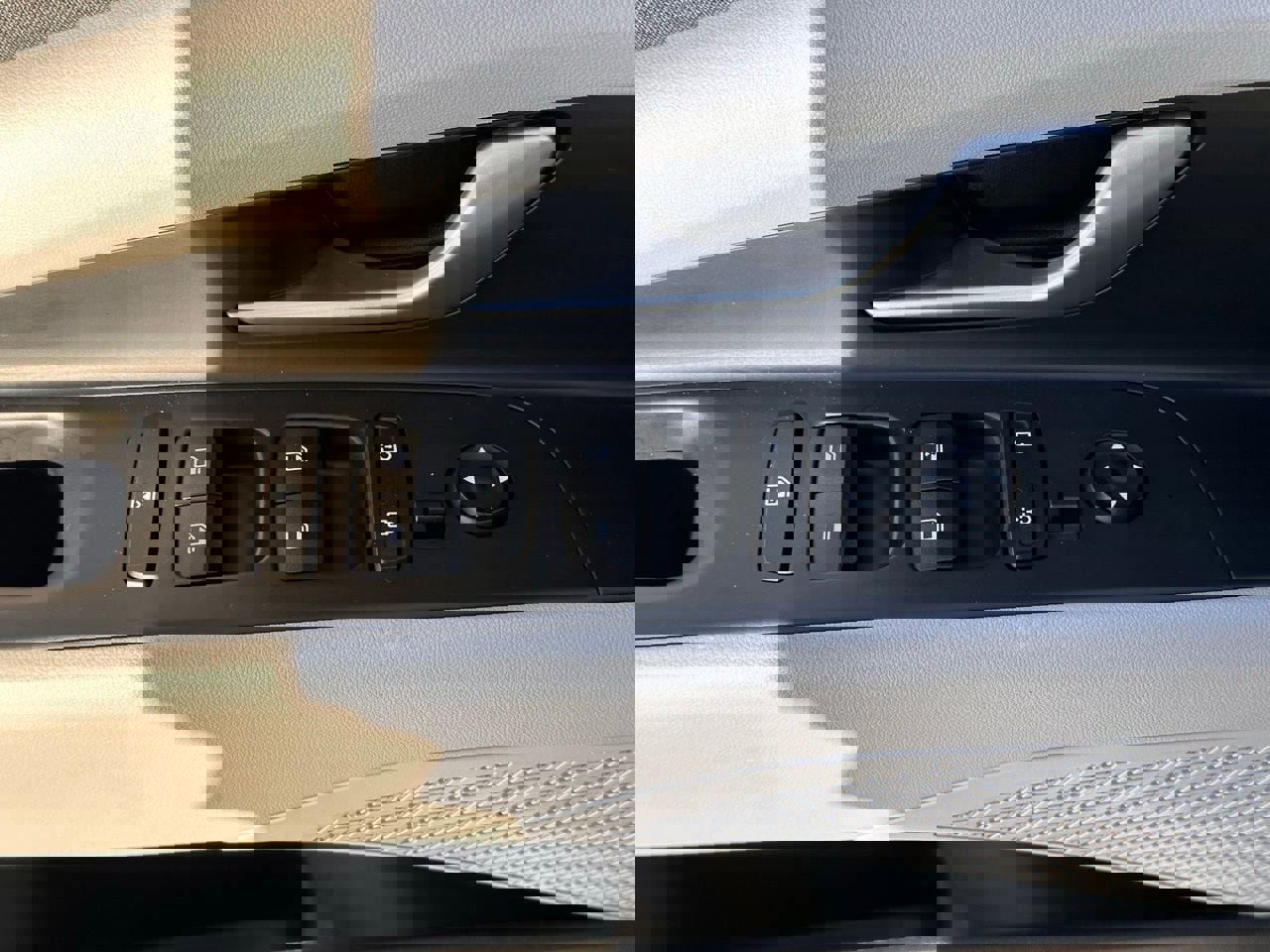 Used 2023 Hyundai Elantra Limited image 25