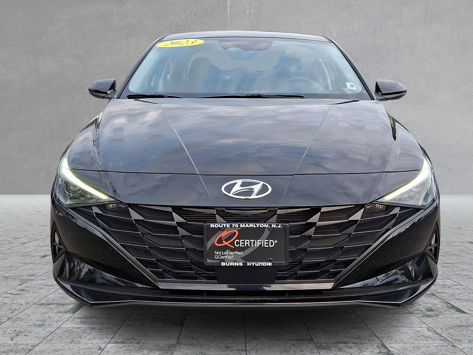 Used 2023 Hyundai Elantra SEL w/ Convenience Package FWD image 2