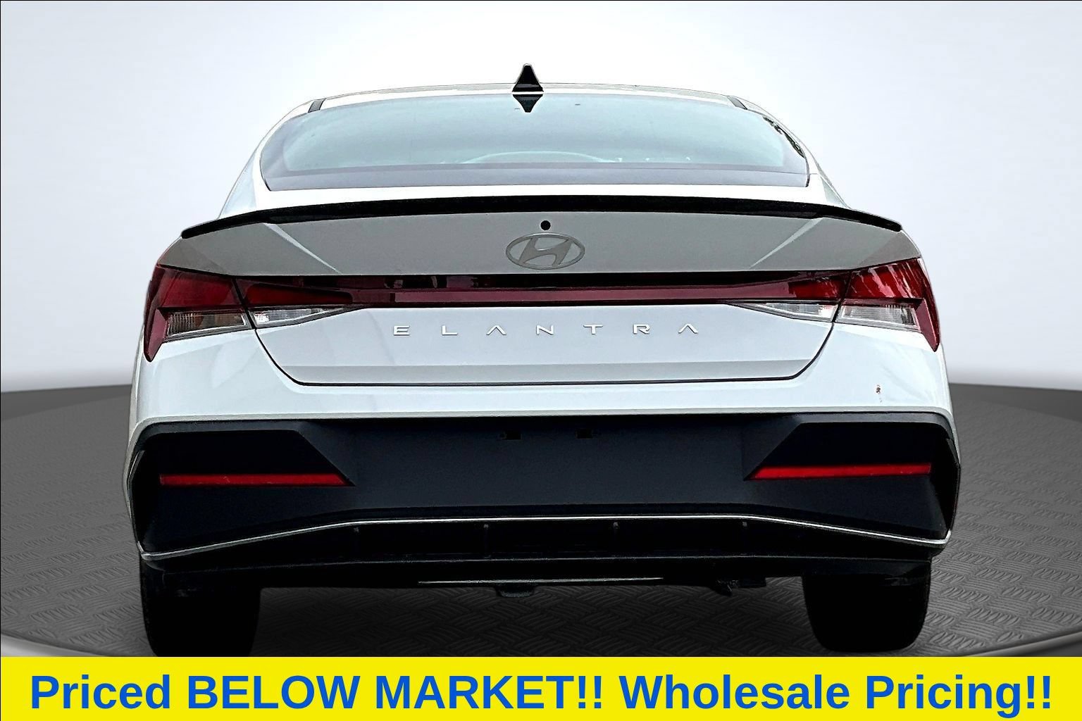 Used 2026 Hyundai Elantra Sport FWD image 5