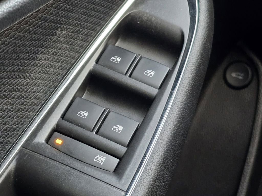 Used 2018 Chevrolet Cruze LT image 24