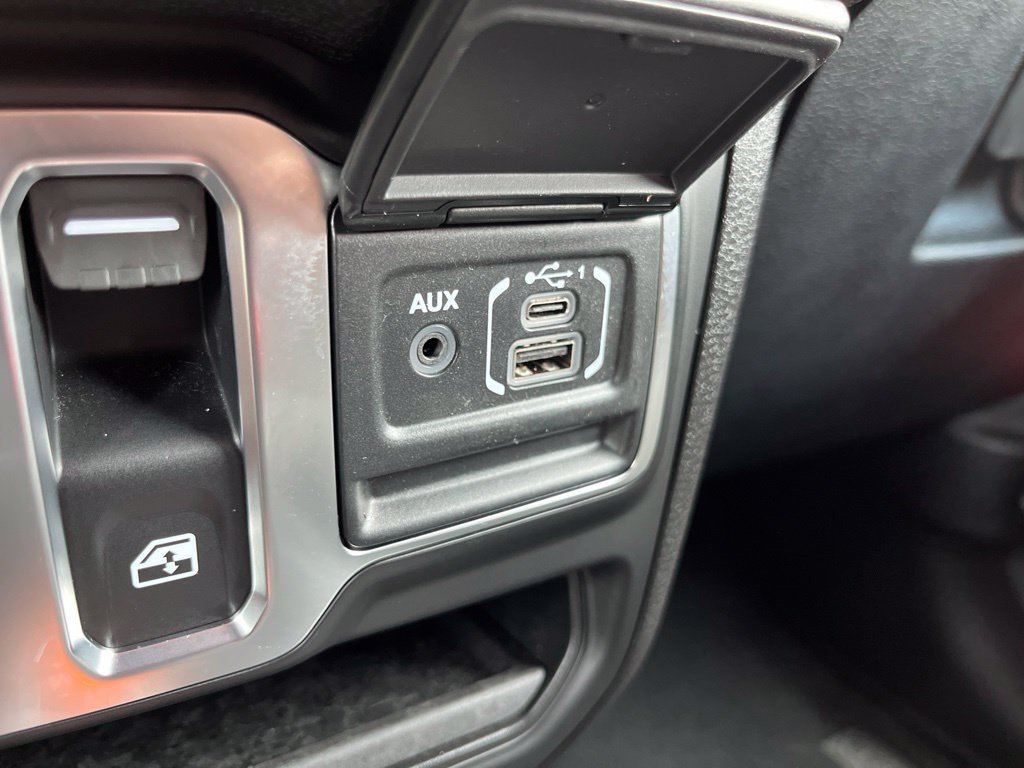 Used 2026 Jeep Wrangler Sport AWD/4WD image 37