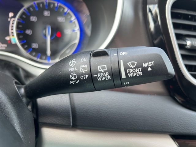 Used 2024 Chrysler Pacifica Touring-L image 23