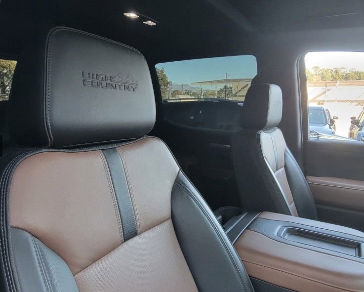 Used 2019 Chevrolet Silverado 1500 High Country w/ Safety Package II image 4