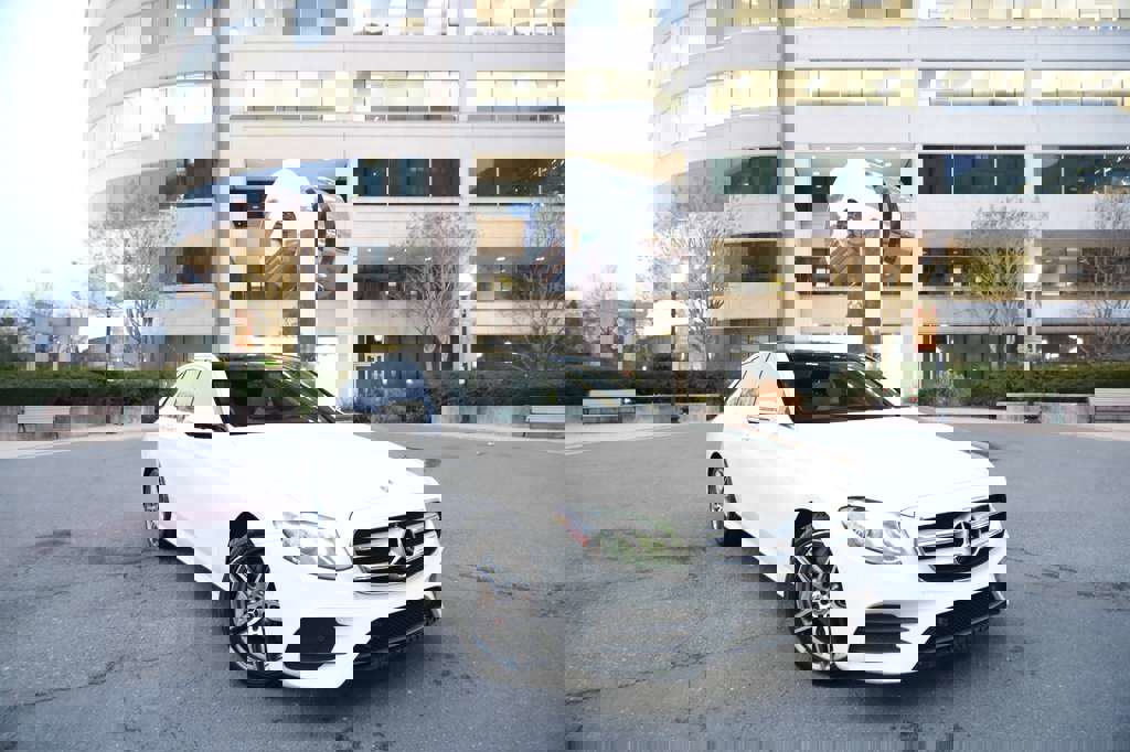 Used 2019 Mercedes-Benz E 300 4MATIC w/ Premium 1 Package image 2