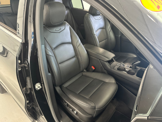 Used 2025 Cadillac XT4 Premium Luxury w/ Cold Weather Package AWD/4WD image 27