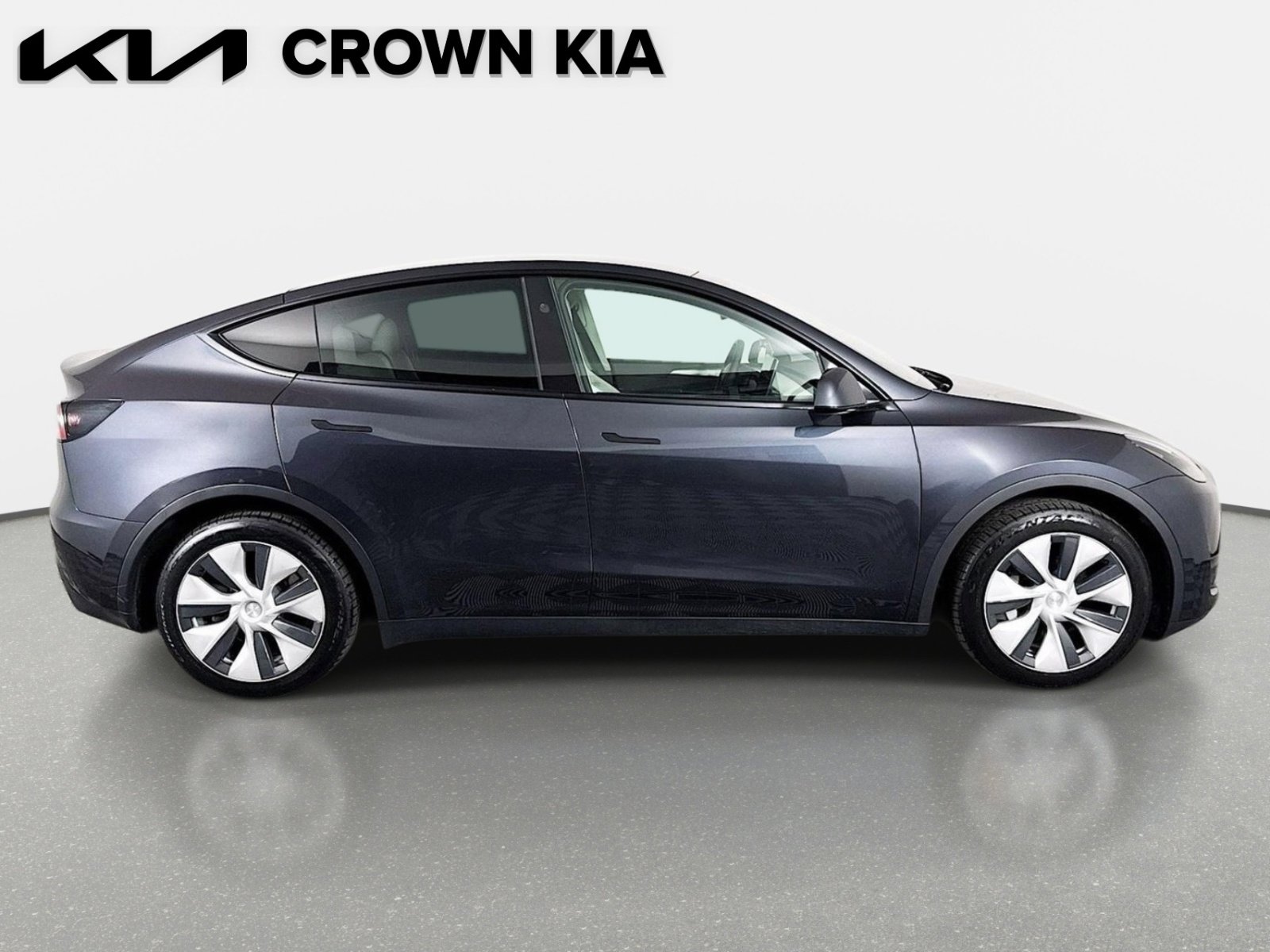 Used 2024 Tesla Model Y Long Range AWD/4WD image 5