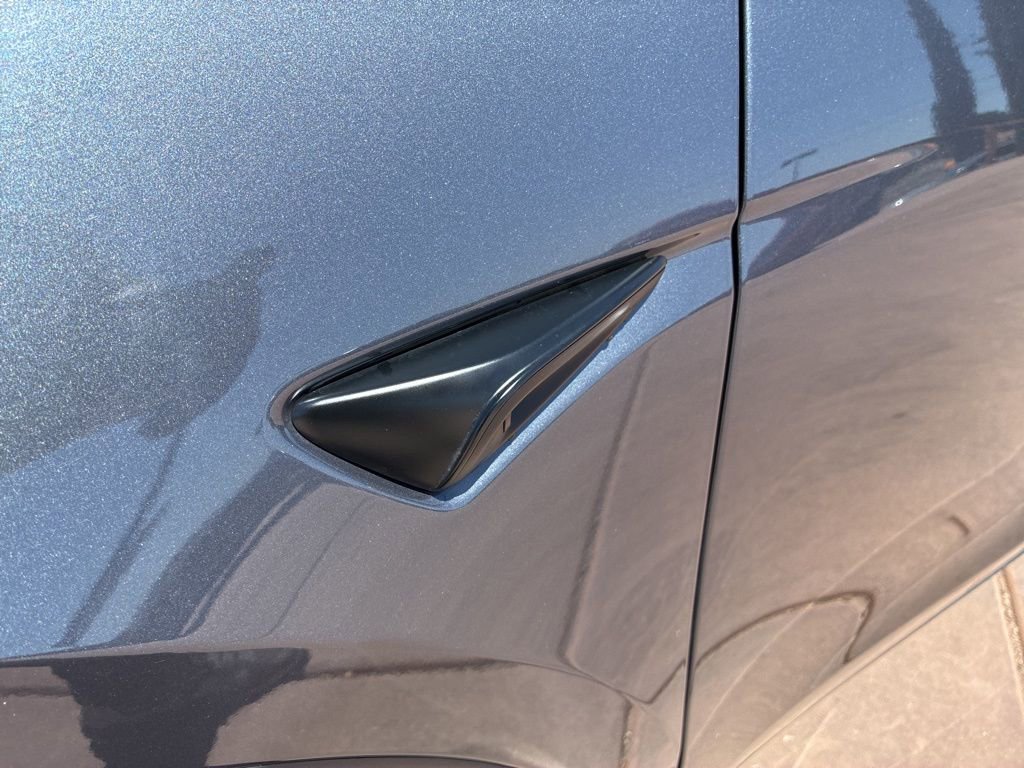 Used 2023 Tesla Model Y Long Range AWD/4WD image 4