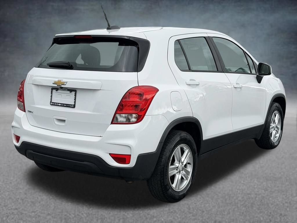 Used 2019 Chevrolet Trax LS w/ Air And Auto Package FWD image 5