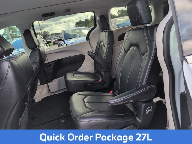 Used 2022 Chrysler Pacifica Touring-L AWD/4WD image 27