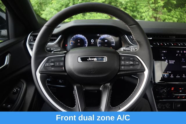 Used 2024 Jeep Grand Cherokee Altitude AWD/4WD image 4