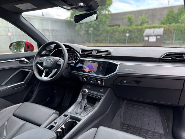 Certified 2025 Audi Q3 2.0T Premium w/ Convenience Package AWD/4WD image 16