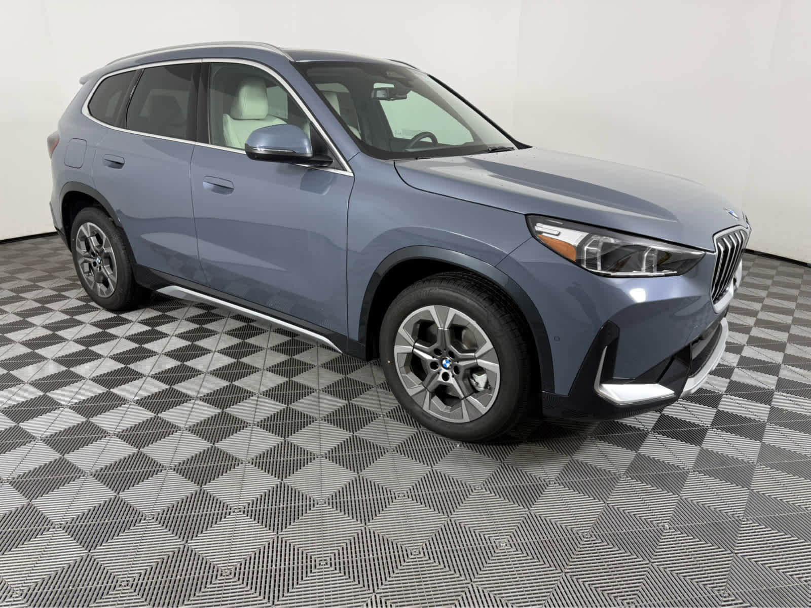 New 2026 BMW X1 xDrive28i w/ Technology Package image 1