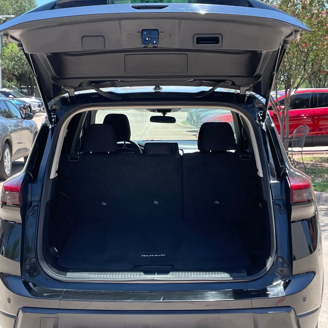 Used 2025 Nissan Rogue S FWD image 24
