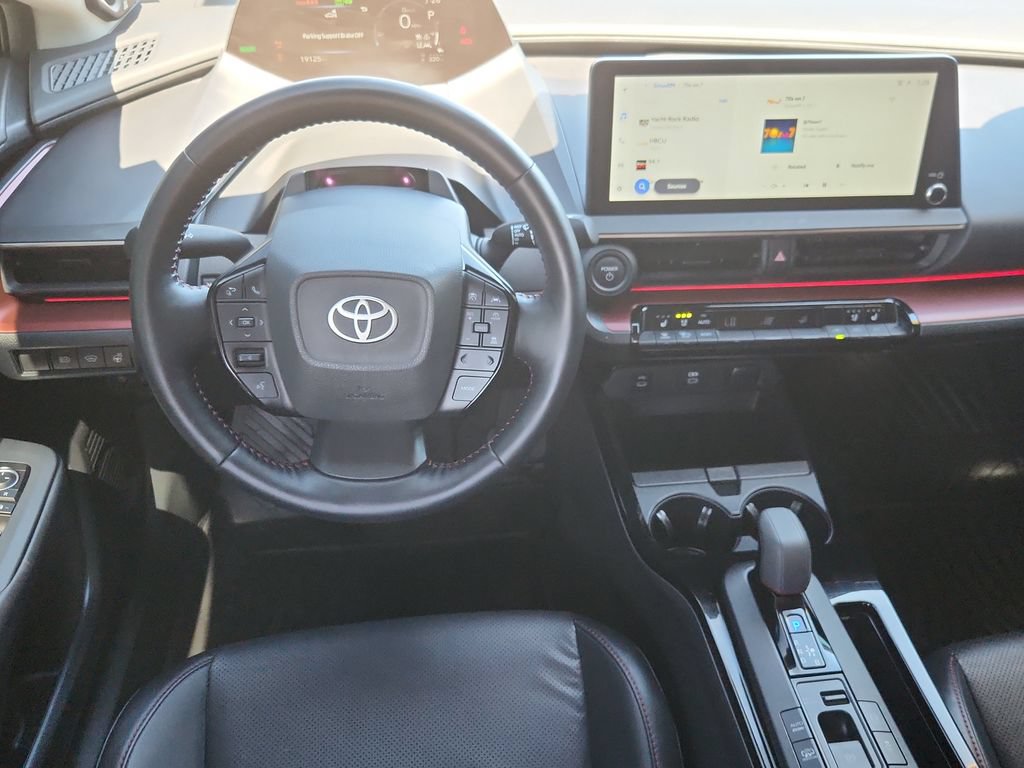 Used 2024 Toyota Prius Prime Premium FWD image 10