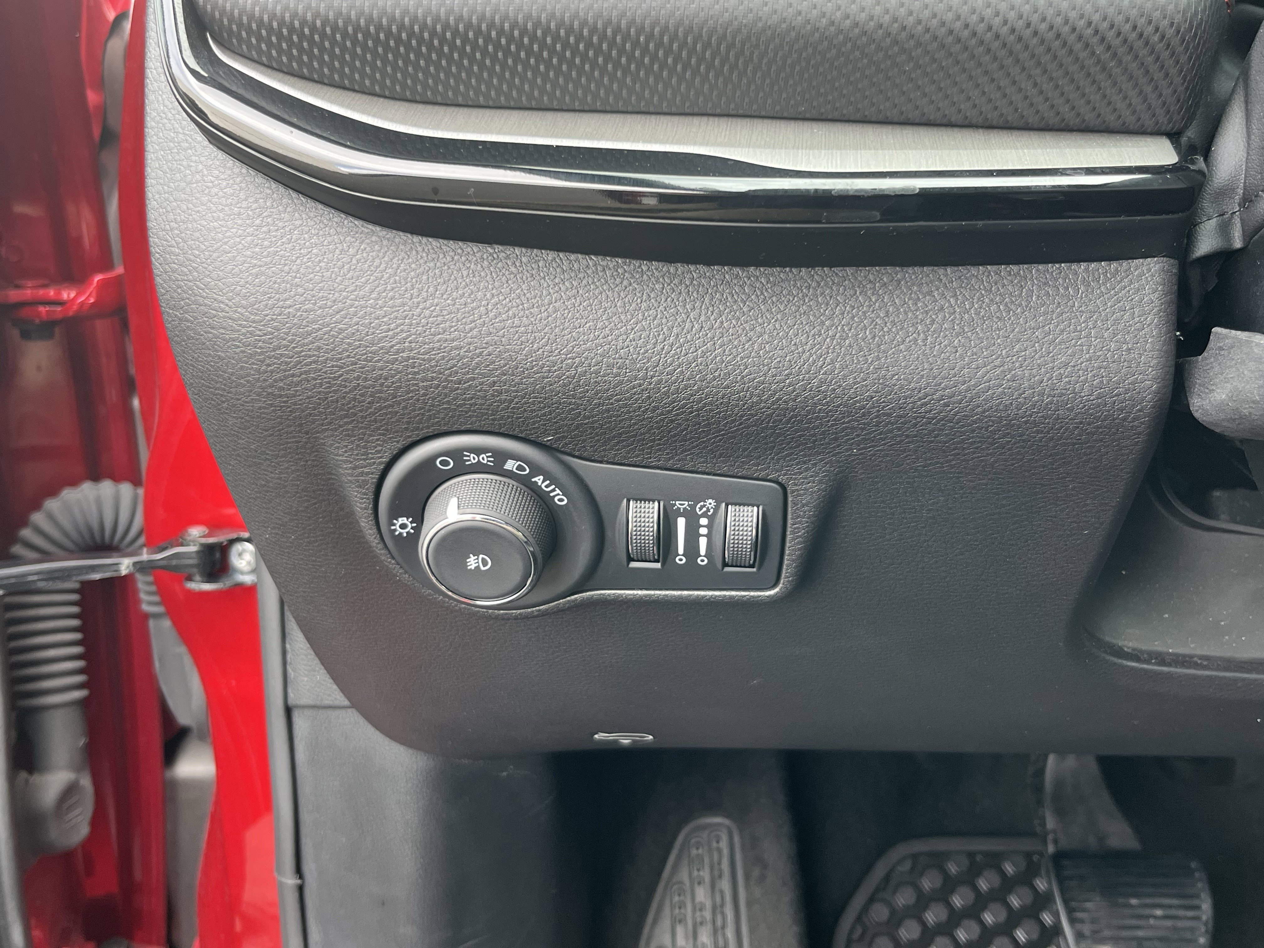 Used 2025 Jeep Compass Trailhawk AWD/4WD image 25