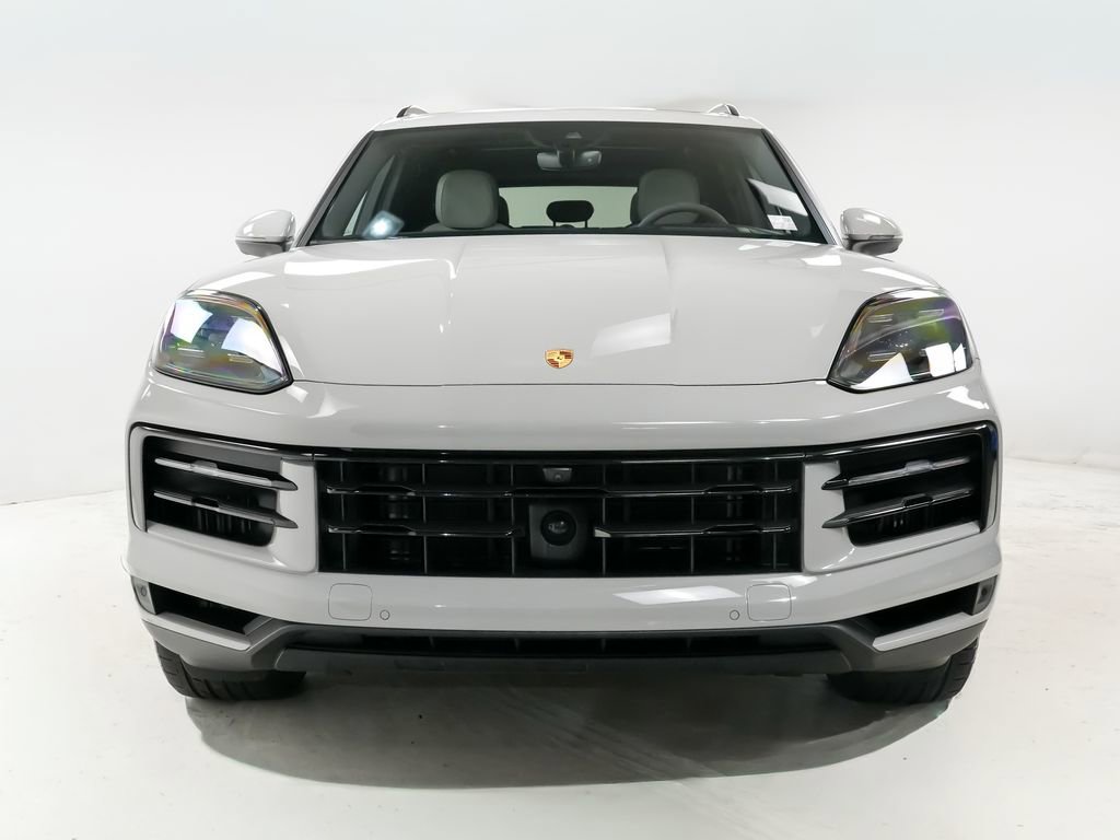 Used 2024 Porsche Cayenne AWD/4WD image 6