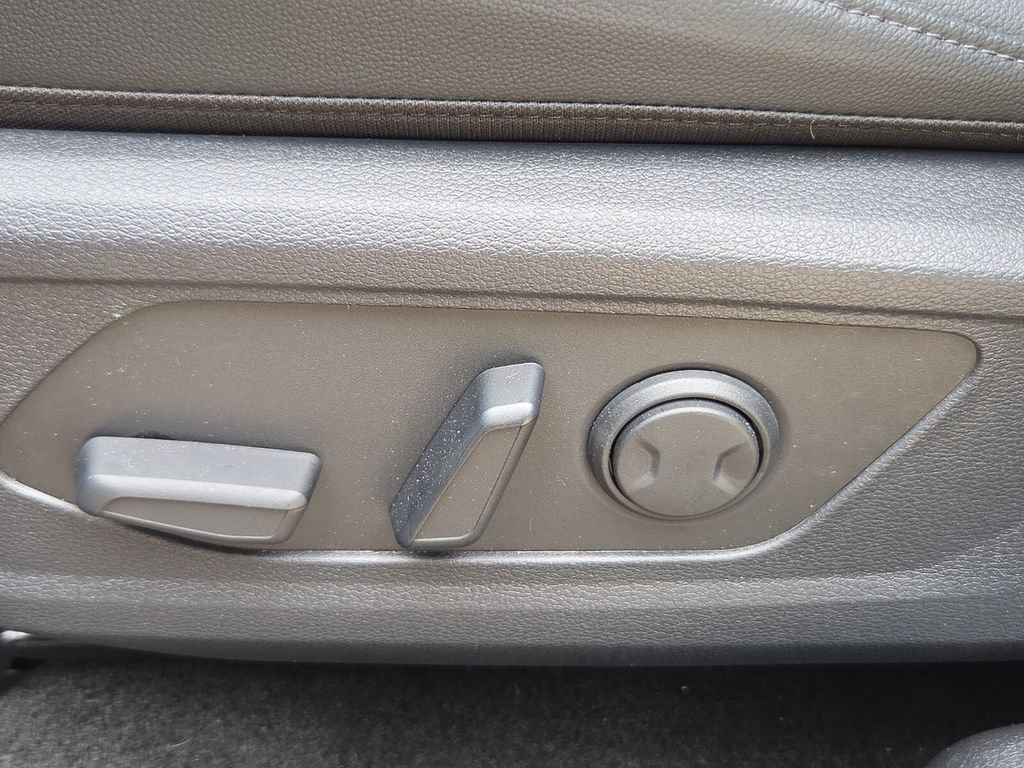Used 2026 Kia Sportage SX FWD image 12