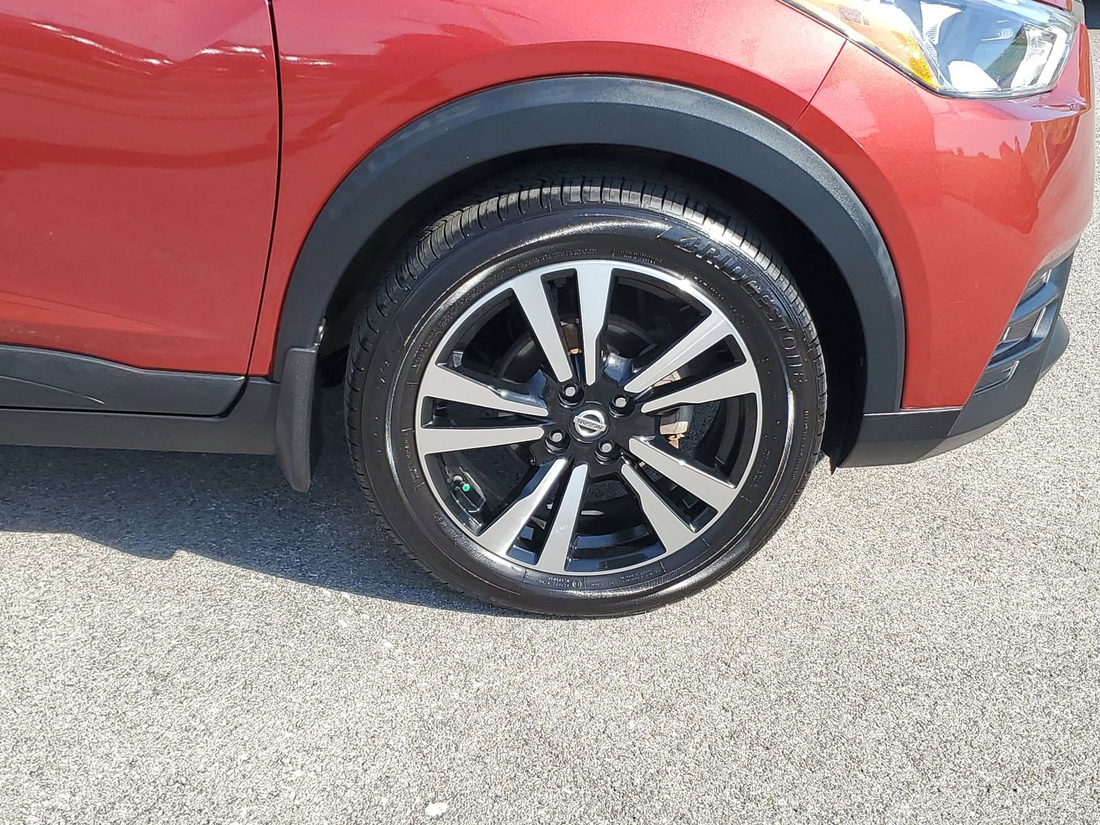 Used 2018 Nissan Kicks SV image 6