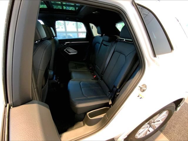 Used 2025 Audi Q3 2.0T Premium w/ Convenience Package AWD/4WD image 23