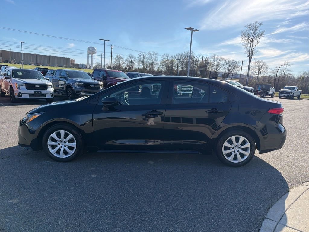 Used 2024 Toyota Corolla LE image 6