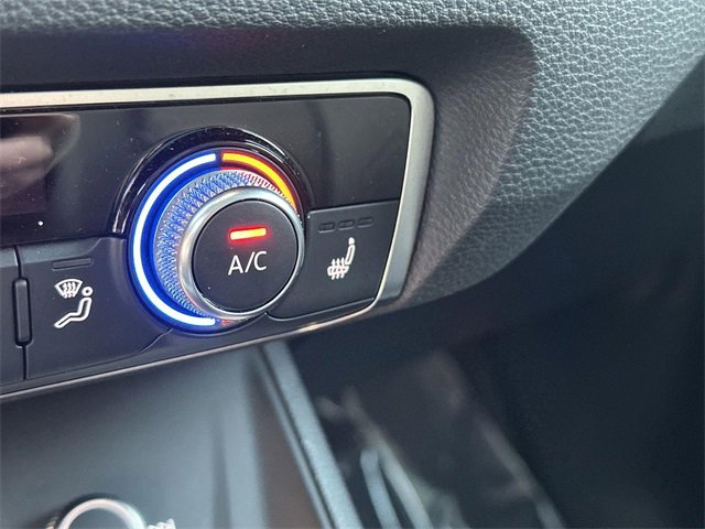 Used 2024 Audi Q3 2.0T Premium image 38