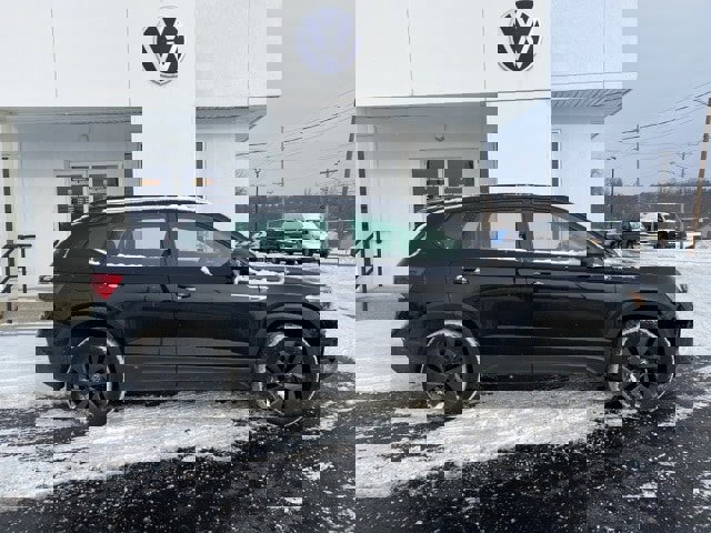 Used 2022 Volkswagen Taos S image 2