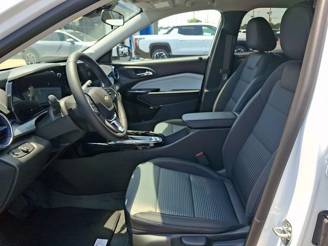 New 2026 Chevrolet Trax LT w/ LT Convenience Package FWD image 11
