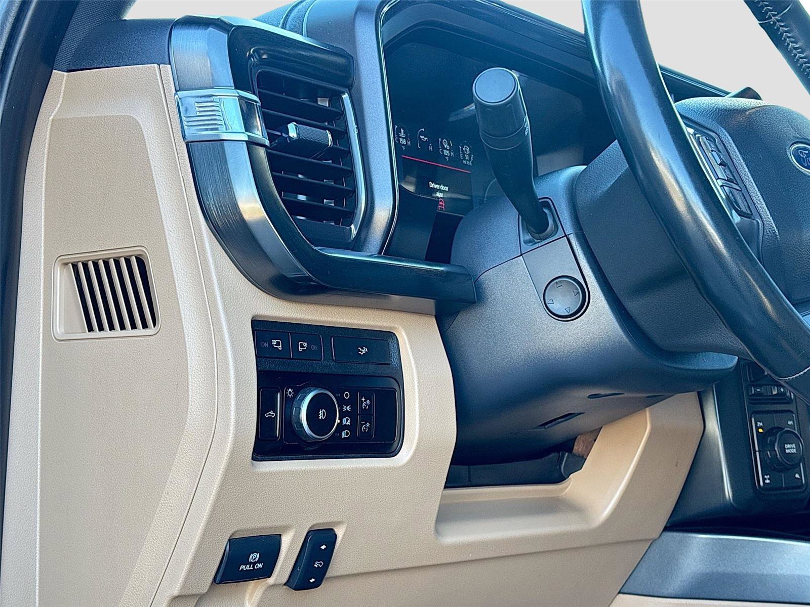 Used 2023 Ford F250 Lariat w/ Chrome Package image 11