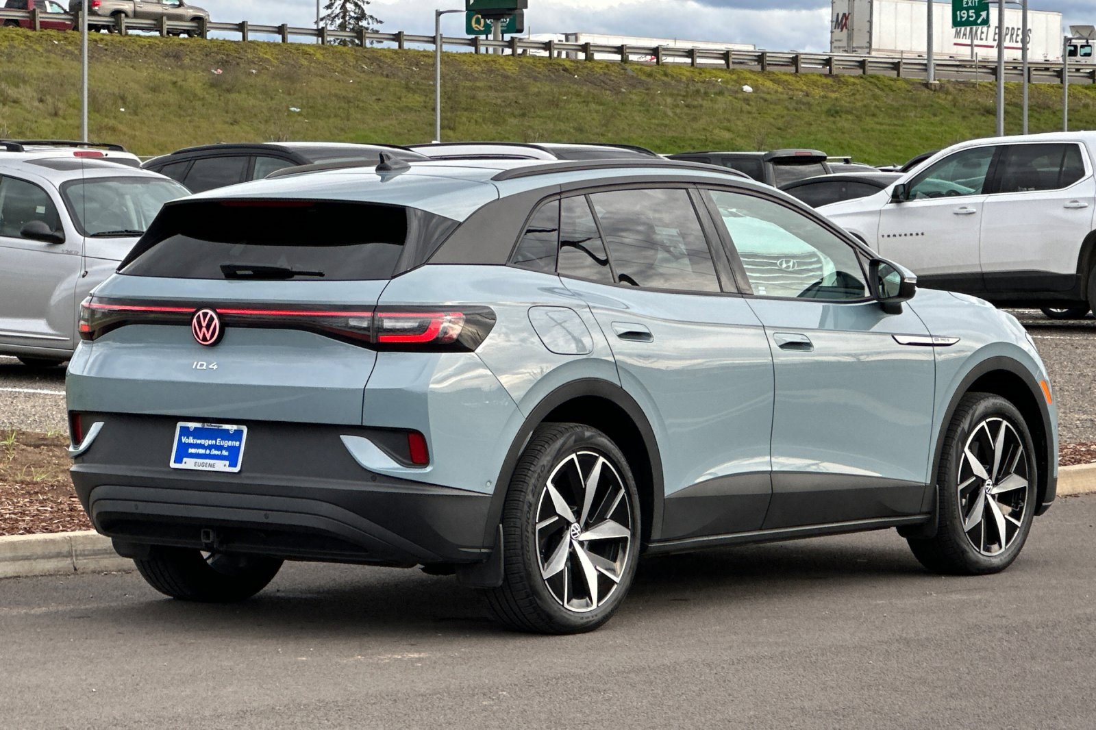 Used 2023 Volkswagen ID.4 Pro S image 3