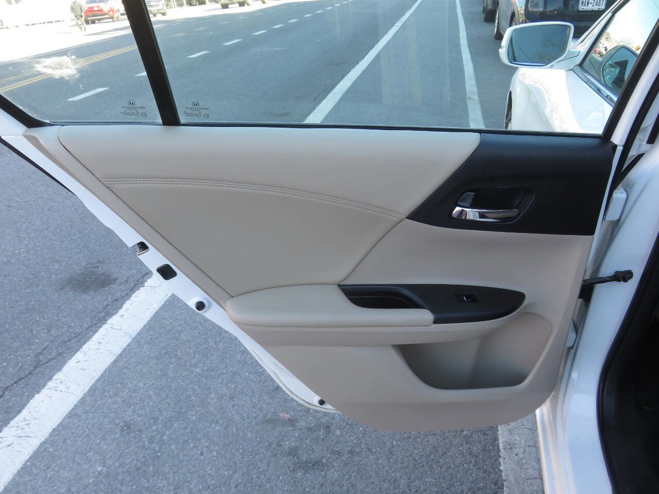 Used 2013 Honda Accord EX-L image 29