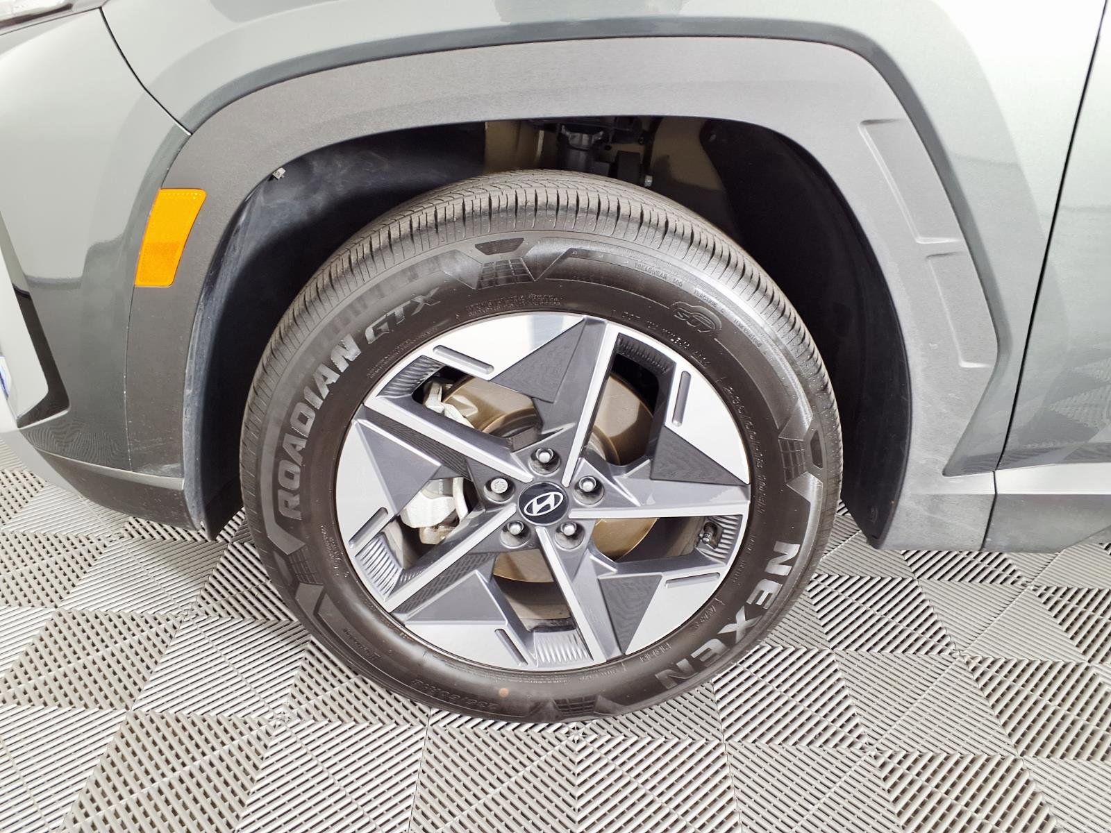 Certified 2025 Hyundai Tucson SEL AWD/4WD image 7