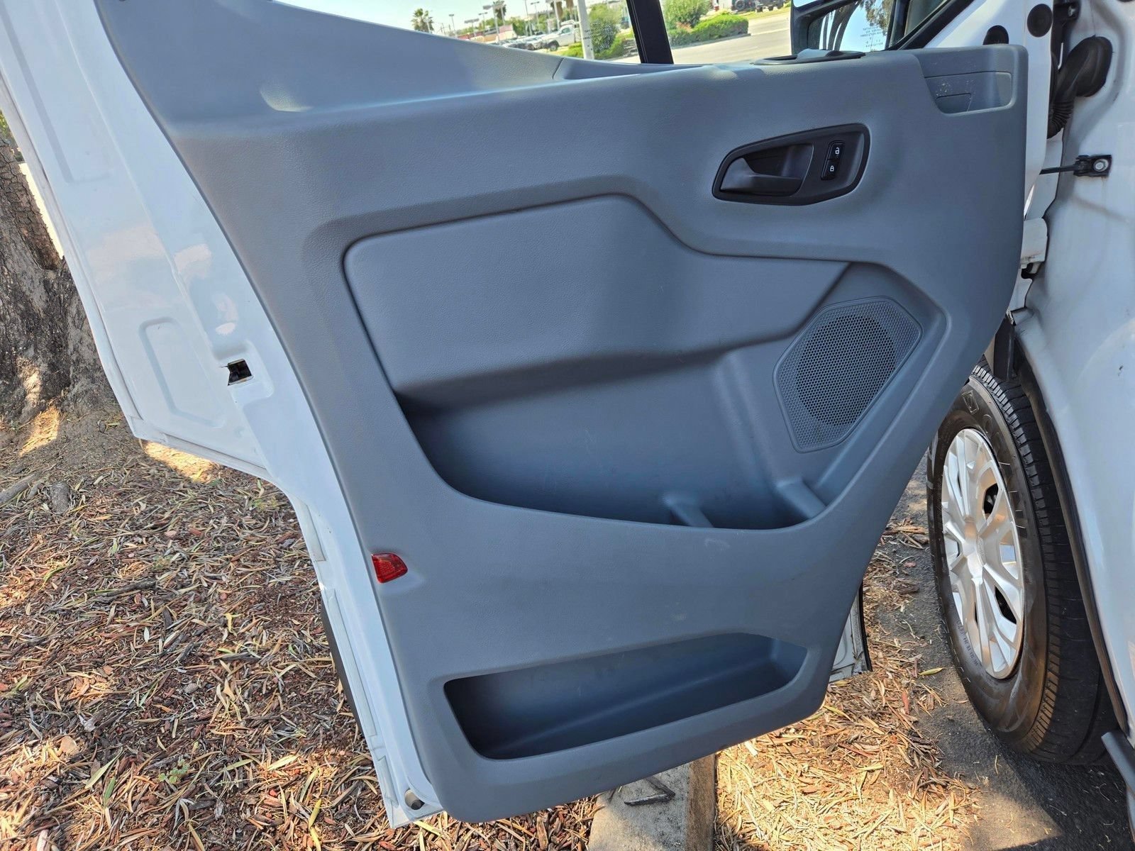 Used 2015 Ford Transit 350 XL RWD image 14