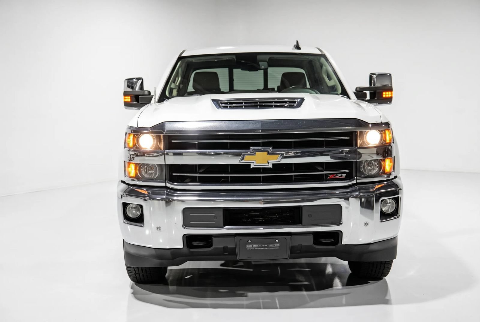 Used 2019 Chevrolet Silverado 2500 LTZ w/ Duramax Plus Package AWD/4WD image 2