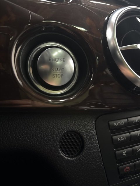 Used 2013 Mercedes-Benz GLK 250 BlueTEC 4MATIC image 10